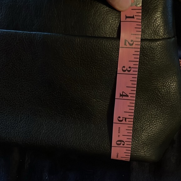 Stone Mountain black leather purse - Picture 7 of 16